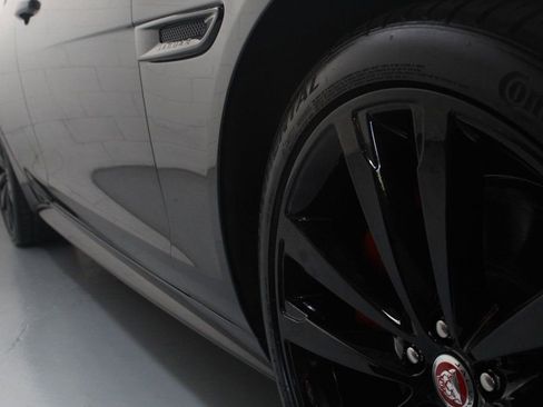 Used 2018 Jaguar XF S image 12