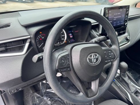Used 2021 Toyota Corolla LE FWD image 29