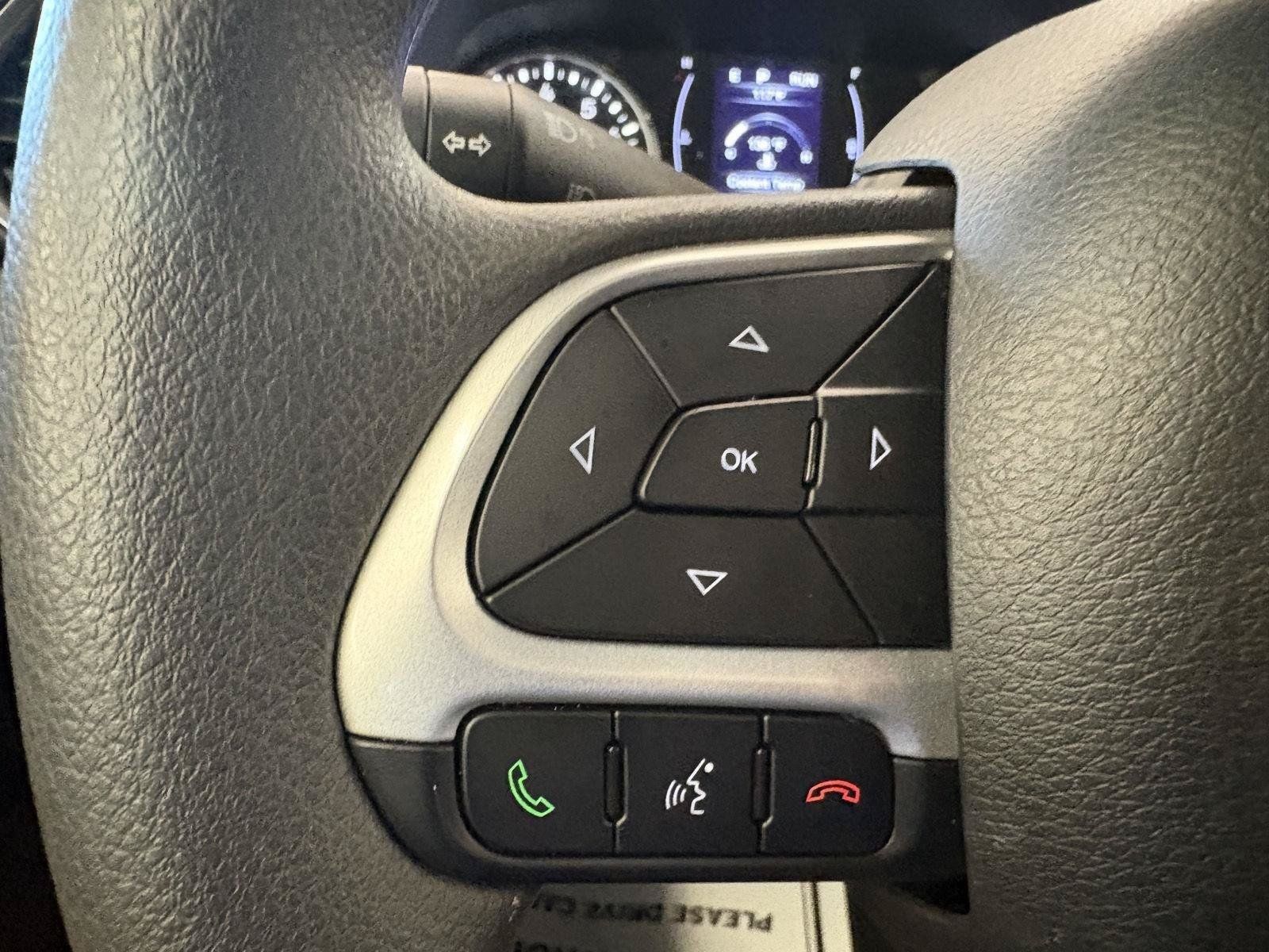 Used 2023 Jeep Renegade Latitude AWD/4WD image 25