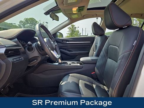 Used 2023 Nissan Altima 2.5 SR w/ SR Premium Package AWD/4WD image 2