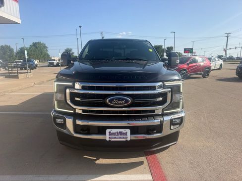 Used 2022 Ford F250 Lariat w/ Lariat Value Package AWD/4WD image 2
