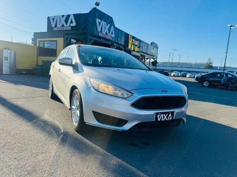Used 2016 Ford Focus SE FWD image 3