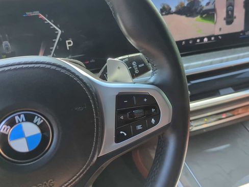 Used 2024 BMW X7 xDrive40i w/ M Sport Package AWD/4WD image 18