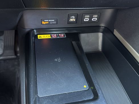 Used 2025 Toyota Camry SE image 18