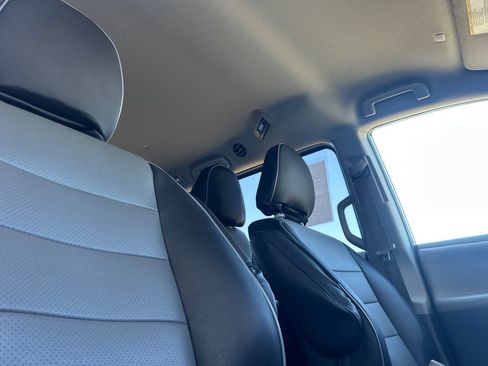 Used 2019 Toyota Sienna L FWD image 14