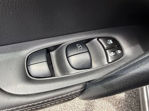 Used 2022 Nissan Rogue Sport S AWD/4WD image 13