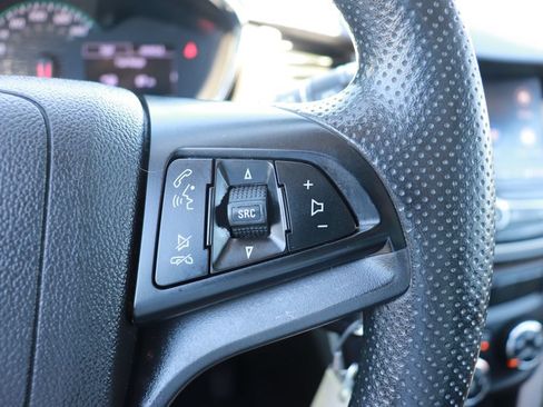 Used 2020 Chevrolet Trax LS FWD image 18