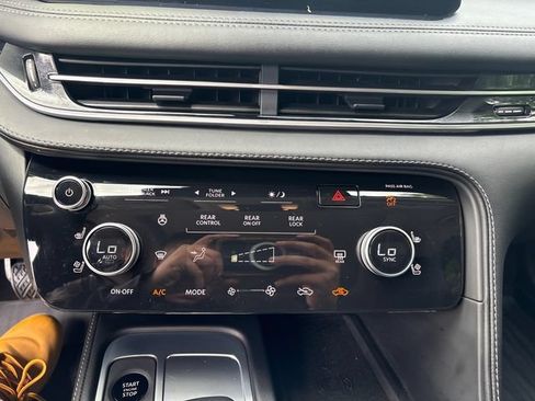 Used 2026 INFINITI QX60 Luxe w/ Cargo Package AWD/4WD image 32