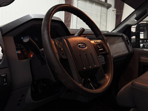 Used 2016 Ford F250 XLT w/ FX4 Off-Road Package image 6