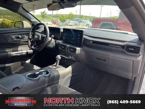 Used 2025 Ford Mustang Coupe RWD image 21
