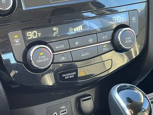 Used 2021 Nissan Rogue Sport SL w/ Premium Package image 26