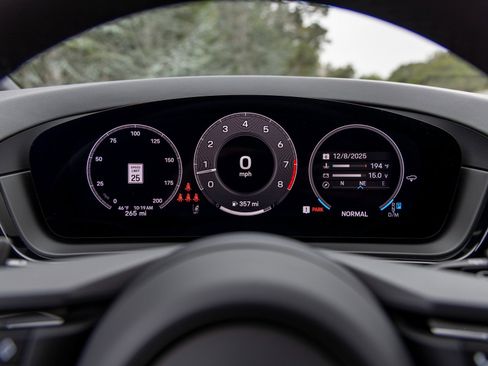 New 2025 Porsche Cayenne S image 31