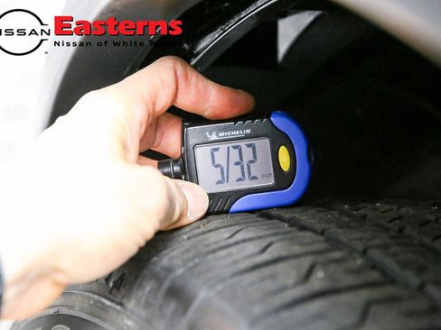 Used 2023 Nissan Rogue SL w/ SL Premium Package image 29