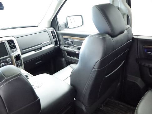 Used 2017 RAM 1500 Laramie w/ Convenience Group AWD/4WD image 18