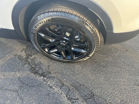 Used 2024 Chevrolet Blazer Premier w/ LPO, Black Grille Bar Package image 34