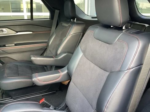 Used 2025 Ford Explorer ST w/ Sun And Sound Package AWD/4WD image 18