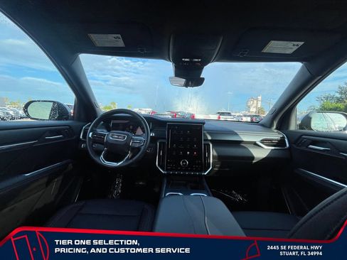 Used 2026 GMC Acadia Elevation w/ Elevation Premium Package FWD image 27