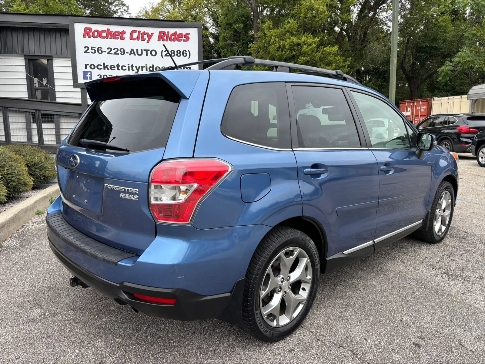 Used 2015 Subaru Forester 2.5i Touring w/ Eyesight & Navigation System AWD/4WD image 3