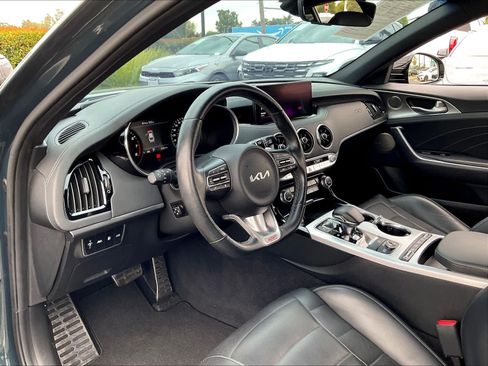 Used 2022 Kia Stinger GT2 AWD/4WD image 16
