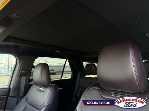 Used 2025 Ford Explorer Platinum image 19