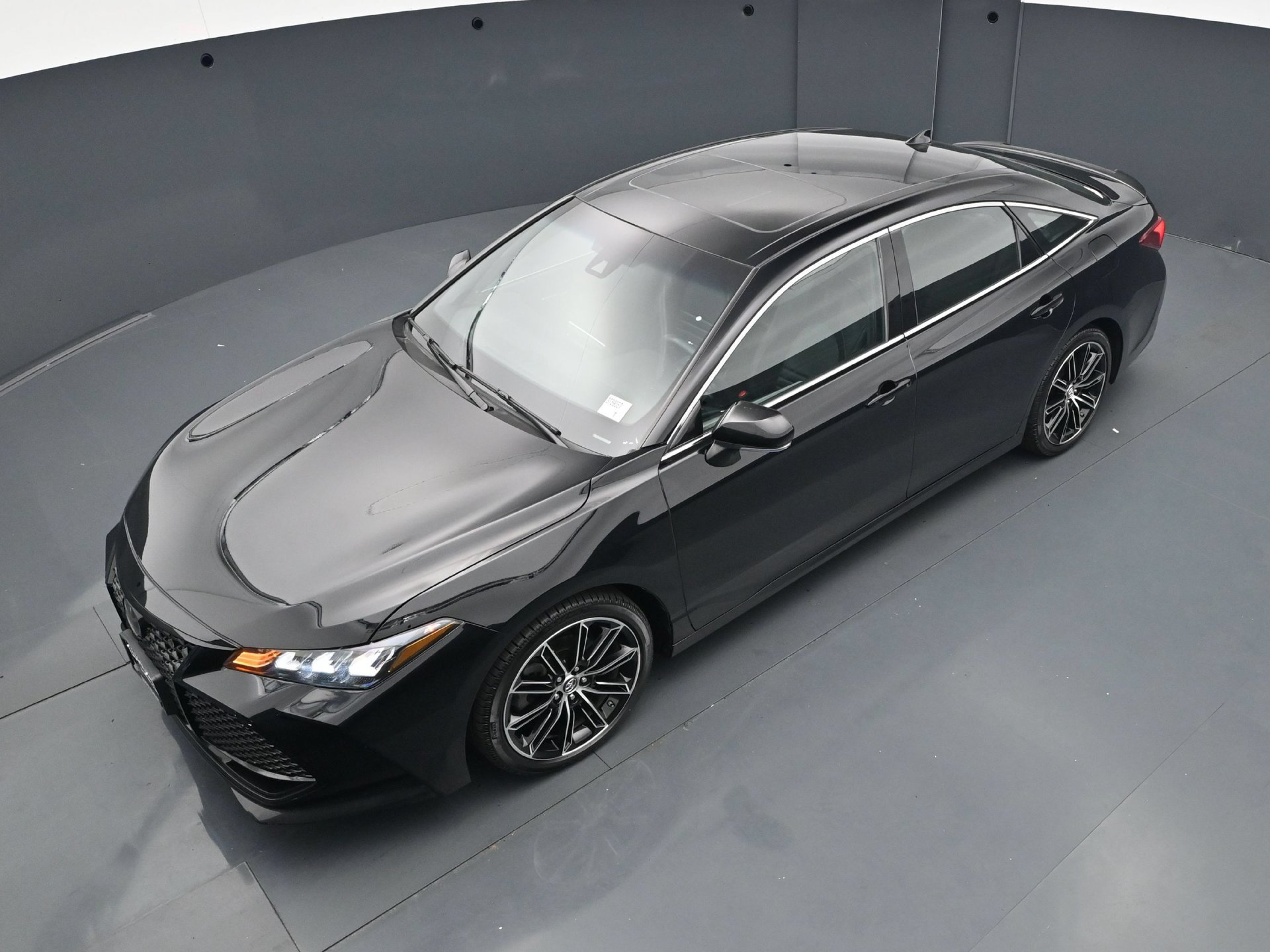 Used 2019 Toyota Avalon XSE FWD image 38