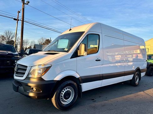 Used 2016 Mercedes-Benz Sprinter 2500 image 2