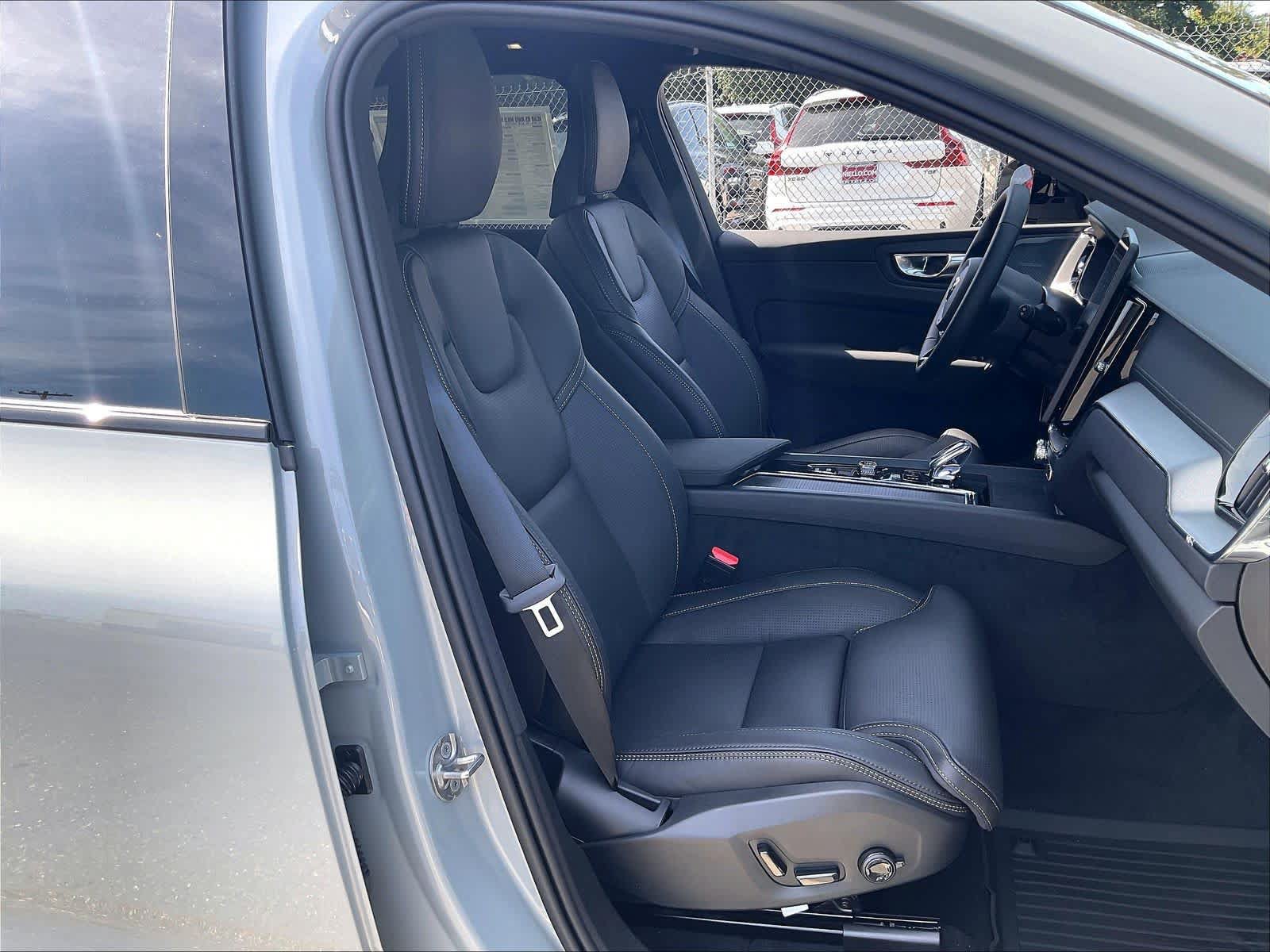 New 2026 Volvo XC60 B5 Ultra w/ Climate Package AWD/4WD image 30