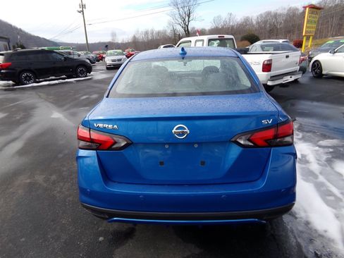 Used 2020 Nissan Versa SV image 4