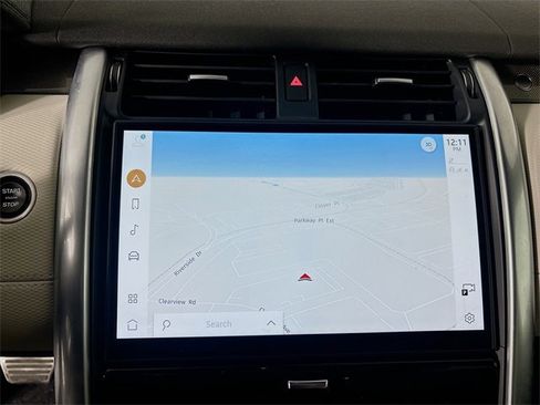 Certified 2023 Land Rover Discovery Metropolitan Edition image 16