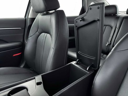New 2026 Hyundai Sonata Limited FWD image 18