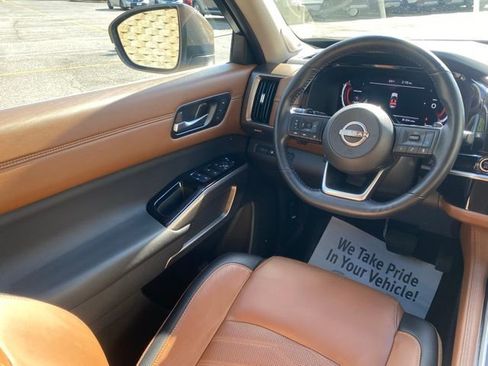 Used 2023 Nissan Pathfinder Platinum image 36