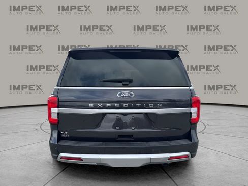 Used 2024 Ford Expedition XLT image 4