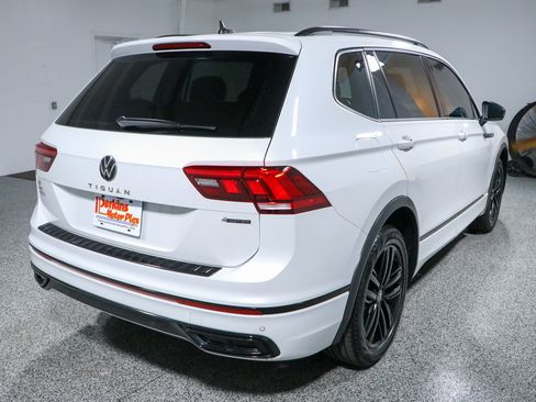 Used 2022 Volkswagen Tiguan SE R-Line AWD/4WD image 7