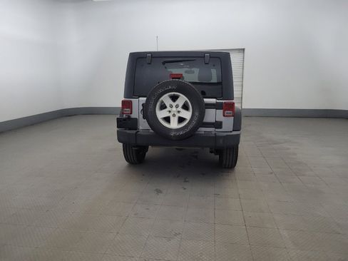 Used 2018 Jeep Wrangler Unlimited Sport S image 7