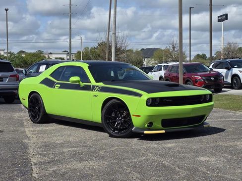 Used 2023 Dodge Challenger R/T Scat Pack w/ T/A Package image 2