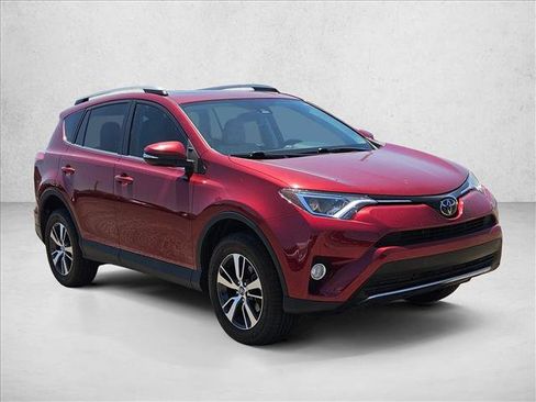 Used 2018 Toyota RAV4 XLE FWD image 3
