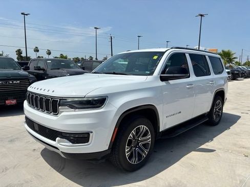 Used 2024 Jeep Wagoneer Series II RWD image 3