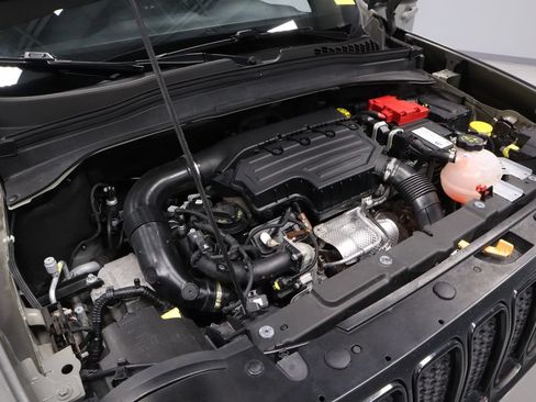Used 2022 Jeep Renegade Altitude AWD/4WD image 15