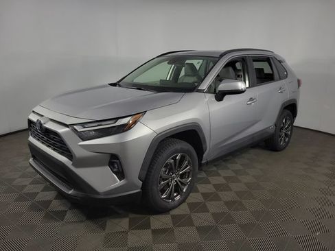 Used 2022 Toyota RAV4 XLE Premium AWD/4WD image 3