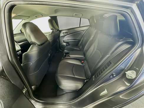 Used 2017 Toyota Prius Prime Advanced image 28