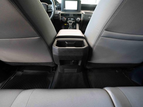 Certified 2025 Toyota Tacoma SR5 AWD/4WD image 23