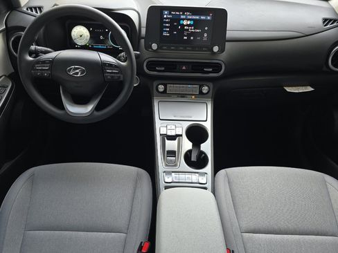 Used 2023 Hyundai Kona SE FWD image 13