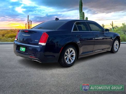 Used 2016 Chrysler 300 Limited RWD image 5