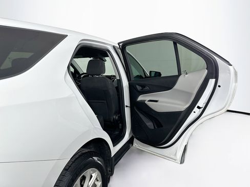 Used 2019 Chevrolet Equinox LS image 27