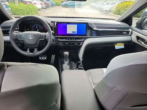Used 2026 Toyota Camry SE w/ Convenience Package image 7