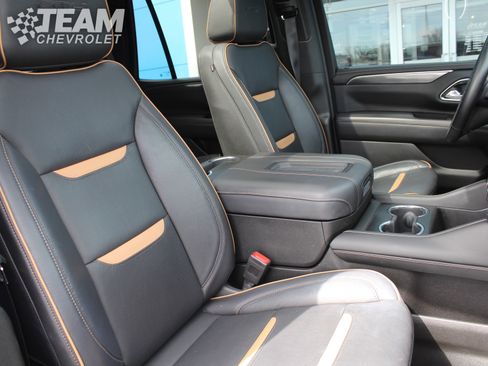 Used 2023 GMC Yukon AT4 w/ LPO, Floor Liner Package image 29