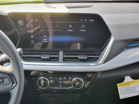 Used 2025 Chevrolet Trax LT FWD image 14