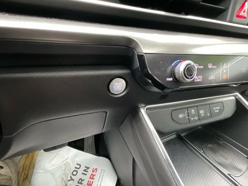 Certified 2025 Kia Carnival SX Prestige FWD image 29