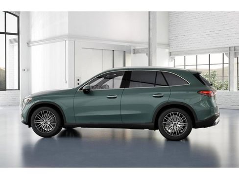 Used 2026 Mercedes-Benz GLC 300 4MATIC image 33