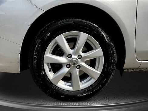 Used 2014 Nissan Versa SV w/ Convenience Package image 29